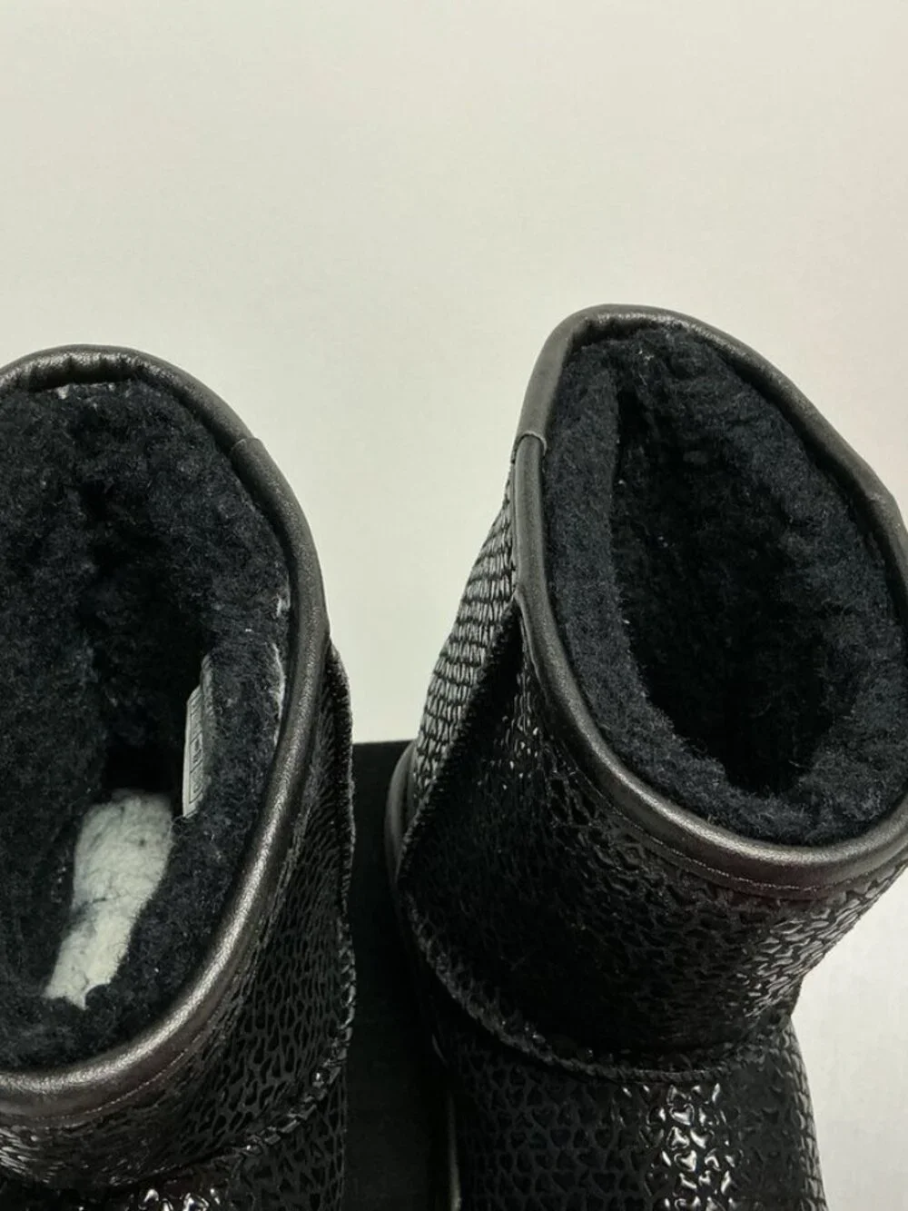 UGG Classic Short Boots Textured Black Shearling Lined Youth 3